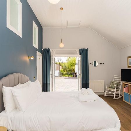 Апартаменты Stylish Self Contained Studio Near Glasgow Airport Lochwinnoch Экстерьер фото
