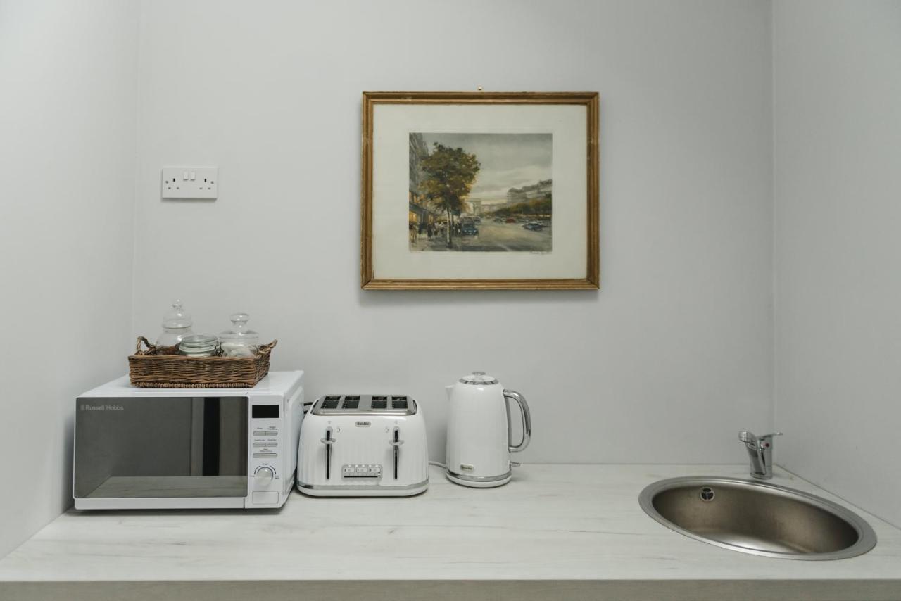 Апартаменты Stylish Self Contained Studio Near Glasgow Airport Lochwinnoch Экстерьер фото